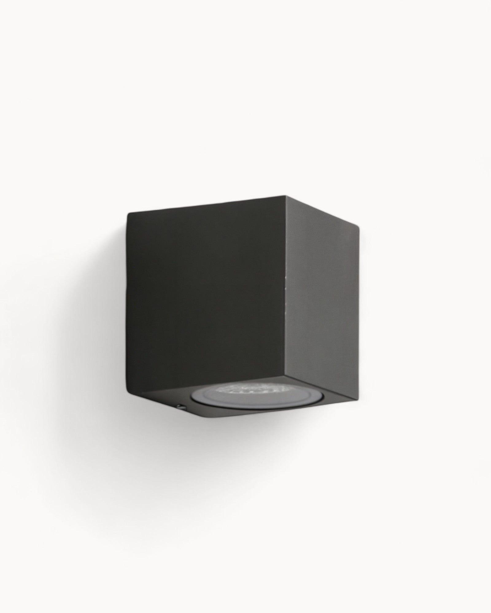 Nero Glow – Minimalist Black – Metal and Glass – LED for Hall and Garden