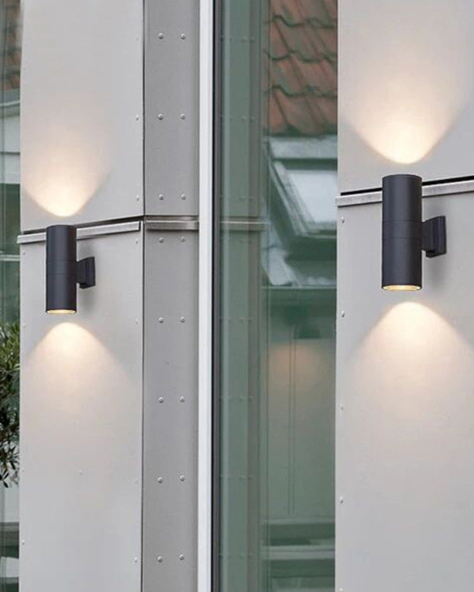 Luna Glow – Modern Small LED – Black Metal Glass – For Halls and Gardens – IP54