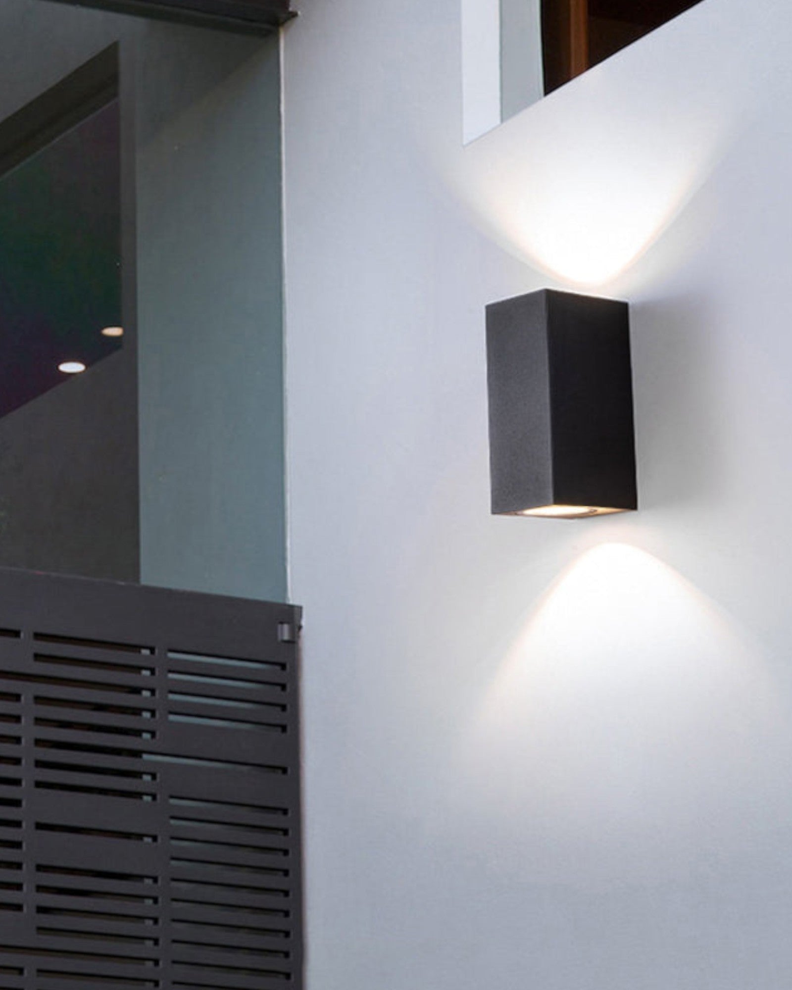 Nero Glow – Minimalist Black – Metal and Glass – LED for Hall and Garden