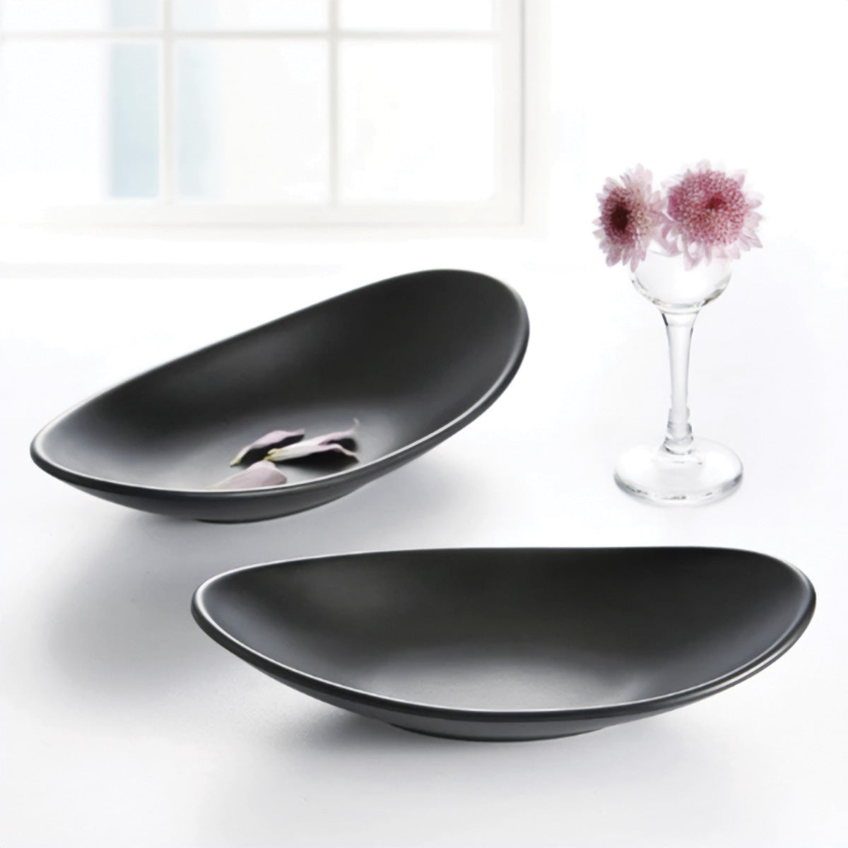 Black Oval Bowl | Modern Tableware for Stylish Dining