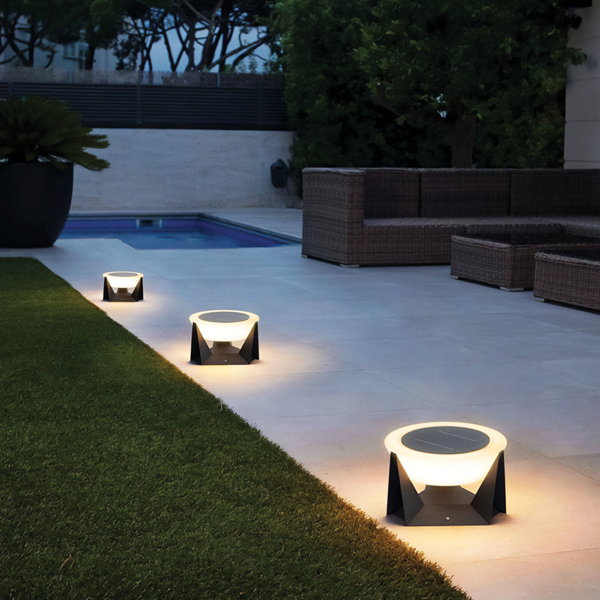 Modern Solar Floor Lamp | IP65 Stainless Steel, Adjustable Height, LED Included