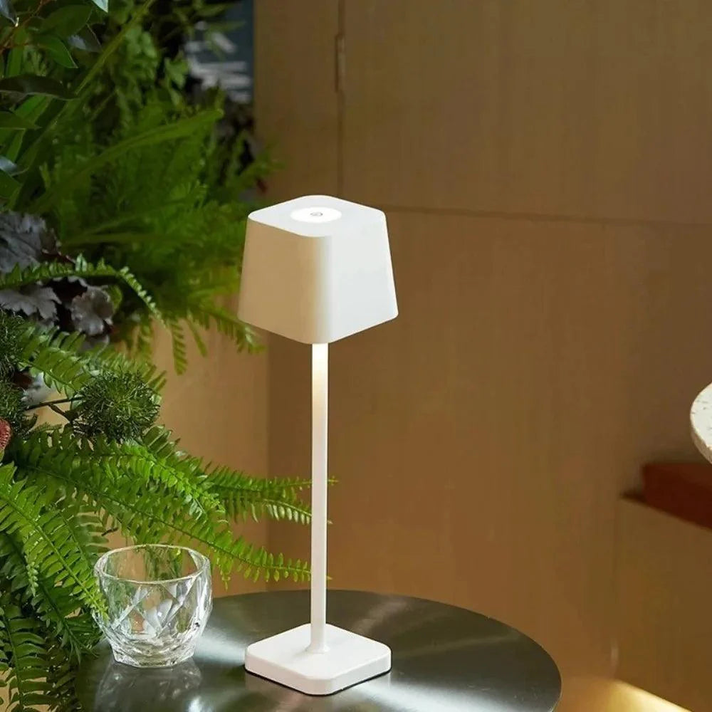 LuxLight - Wireless Table Lamp