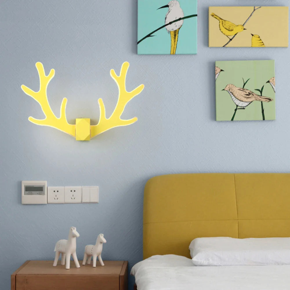 VibrantHorns - Colorful Antler Wall Lamp