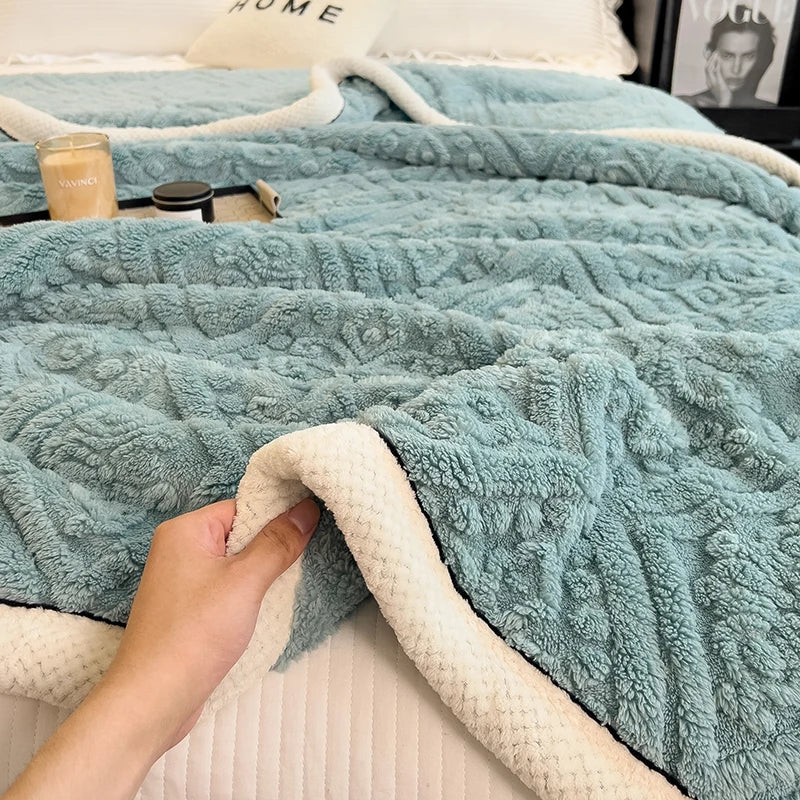 LambCozy | Thick Winter Blanket with Lambswool