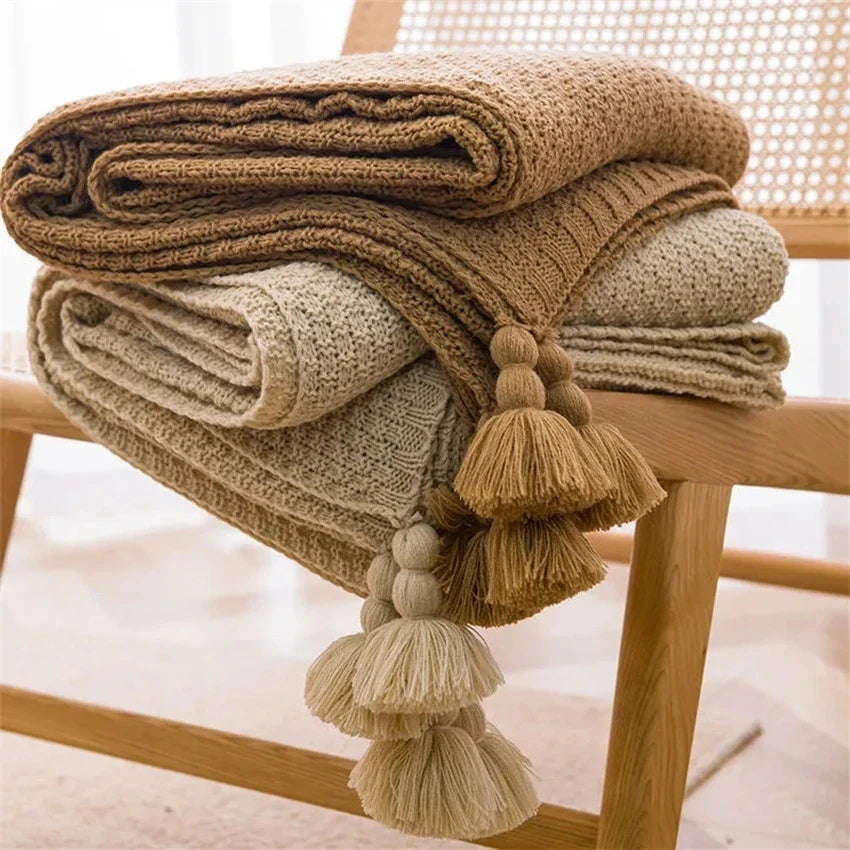 NordicKnit | Chunky Knit Blanket with Tassels