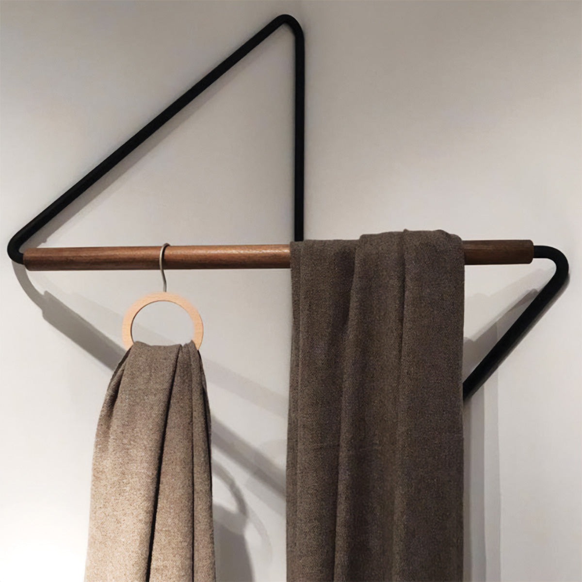 Senza Wall Hanger | Stylish Wall-Mounted Organizer for Home Decor