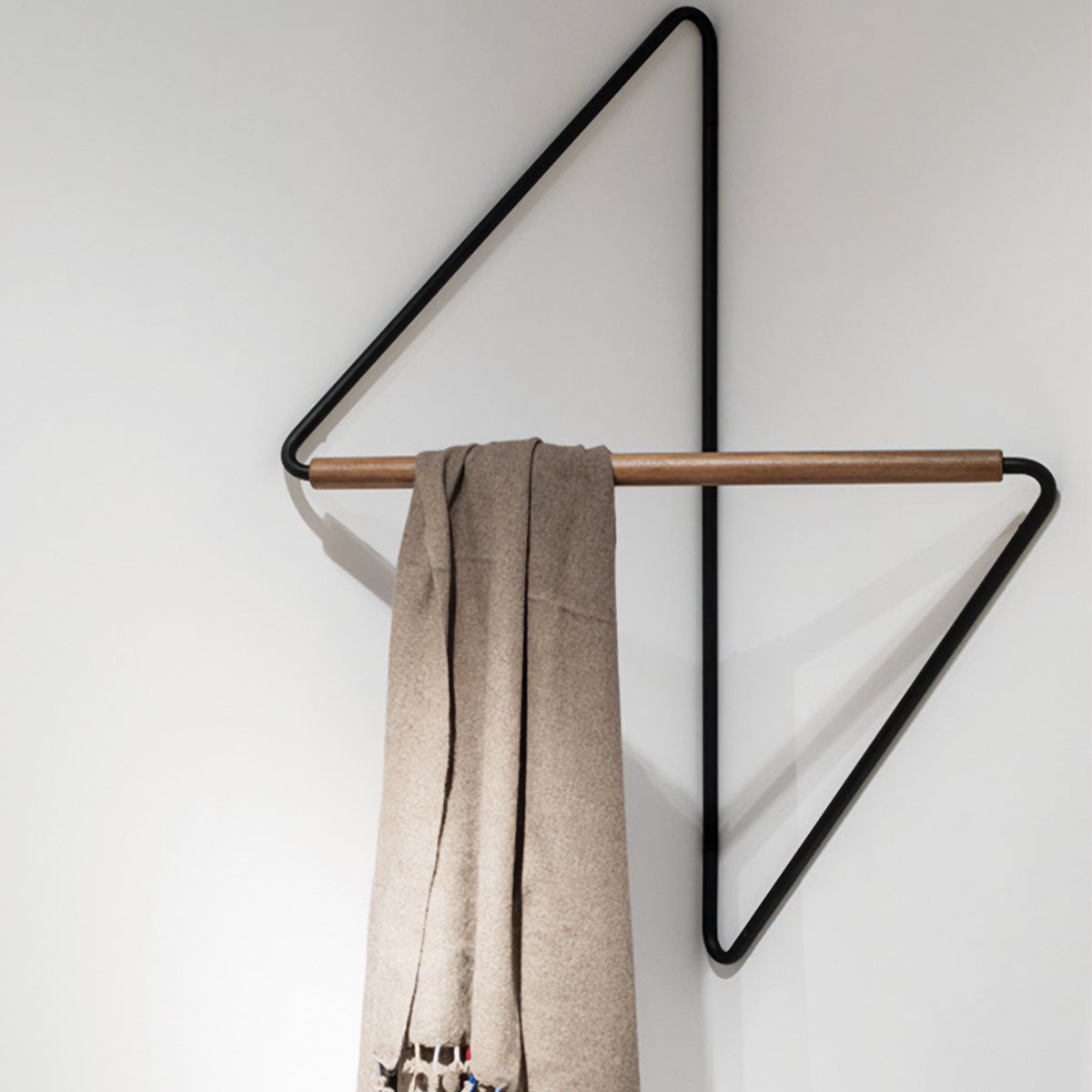 Senza Wall Hanger | Stylish Wall-Mounted Organizer for Home Decor