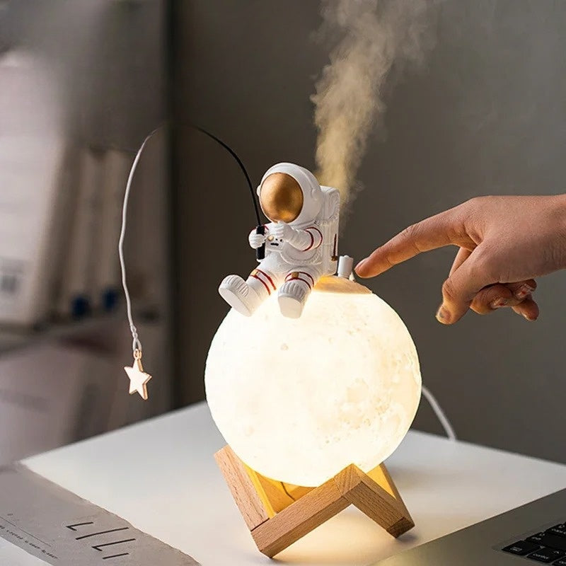 MoonVoyager | 3D Astronaut Moon Lamp