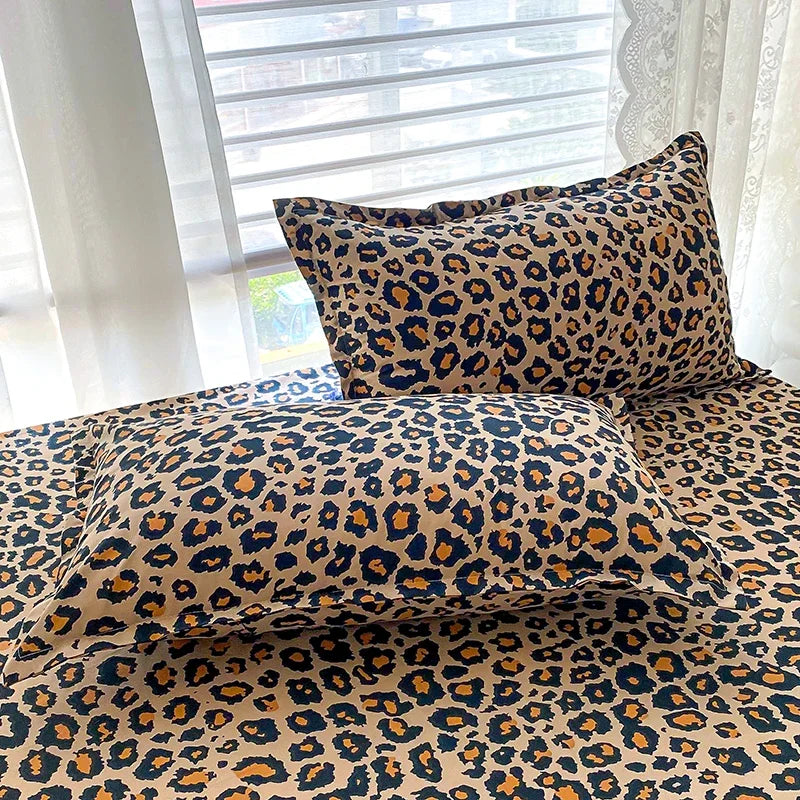 SavannaLuxe | Bed Sheet with Leopard Pattern